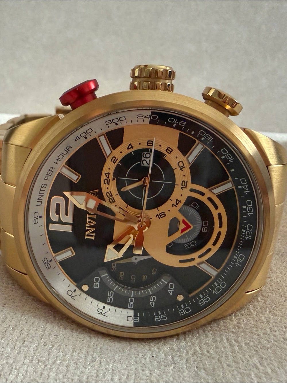 Invicta Aviator 39661 Men’s 46mm Gold tone Chronograph Watch Black Dial